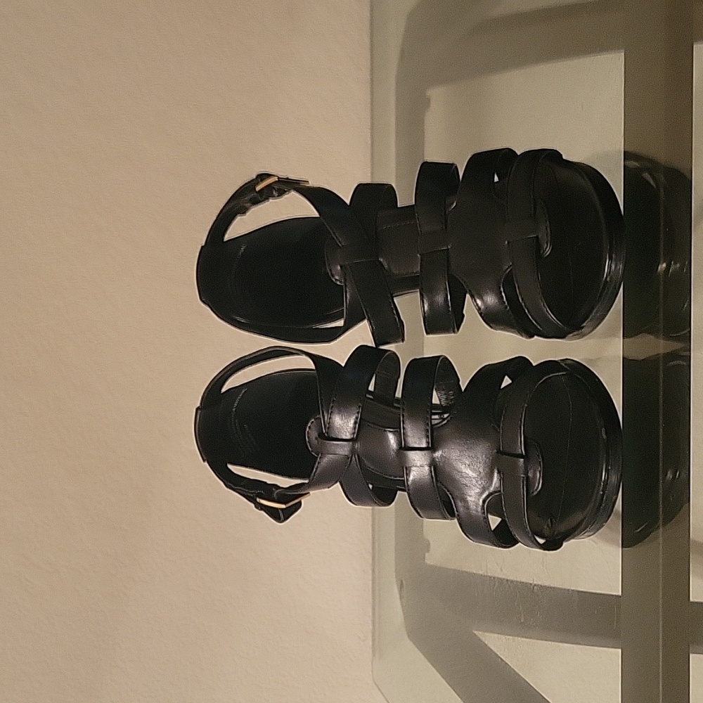 Franco Fortini  Size 7 1/2 Black Heels